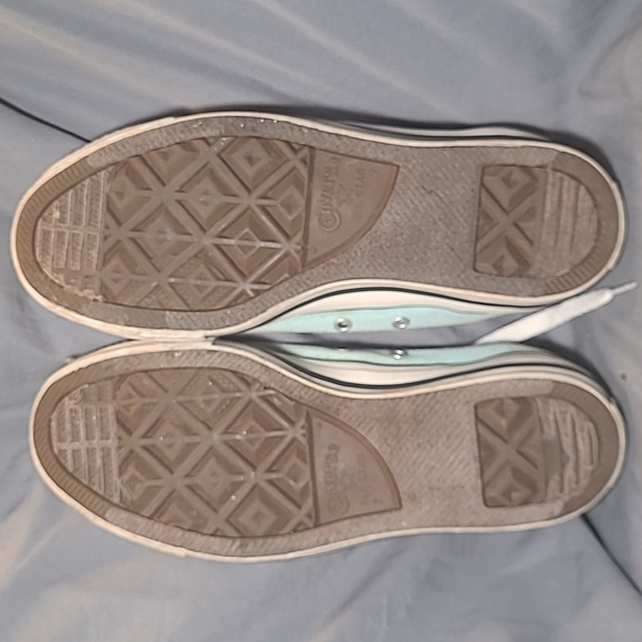 Converse - Picture 3 of 4